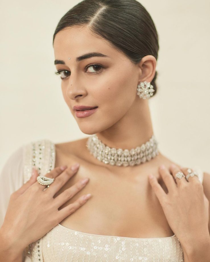 Get The Code To Be 'Sassy' In Crop Top Lehengas From Ananya Panday, Shanaya Kapoor And Suhana Khan 854826