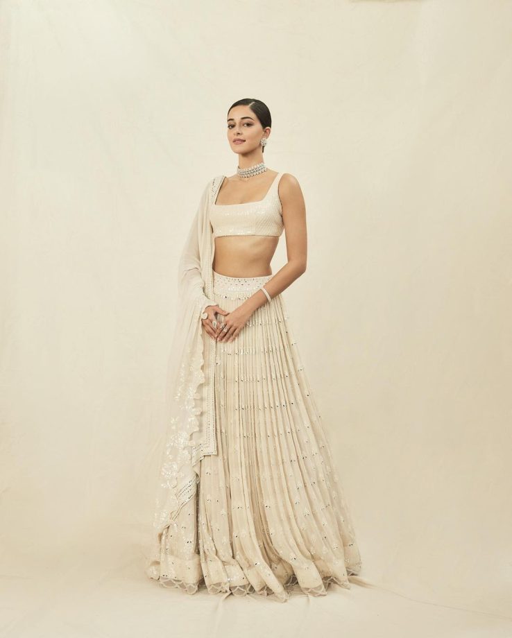 Get The Code To Be 'Sassy' In Crop Top Lehengas From Ananya Panday, Shanaya Kapoor And Suhana Khan 854823