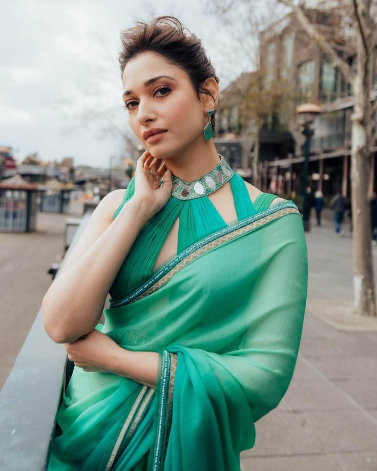 Hairstyle lessons for saree from Anupama Parameswaran, Pooja Hegde and Tamanna Bhatia 857132