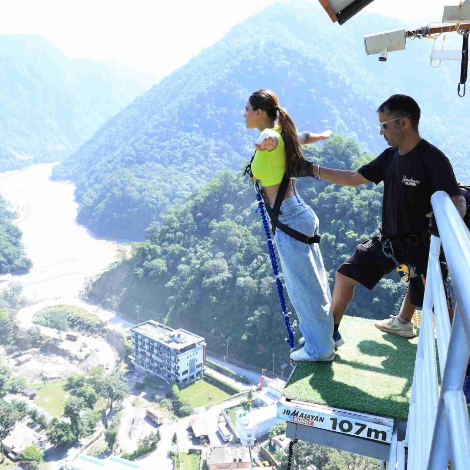 Khatra Queen! Nia Sharma explores bungee jumping in Rishikesh 849650