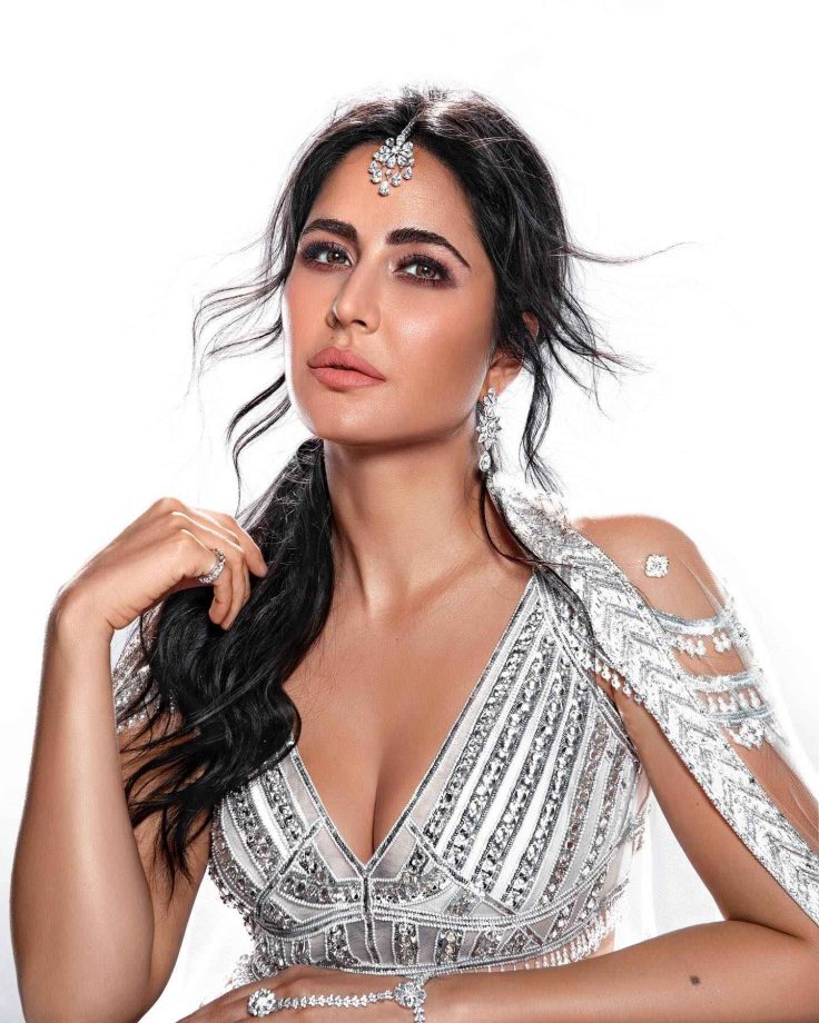 Learn trendy bridal hairstyle tips for this season from Kareena Kapoor, Kiara Advani and Katrina Kaif 856784