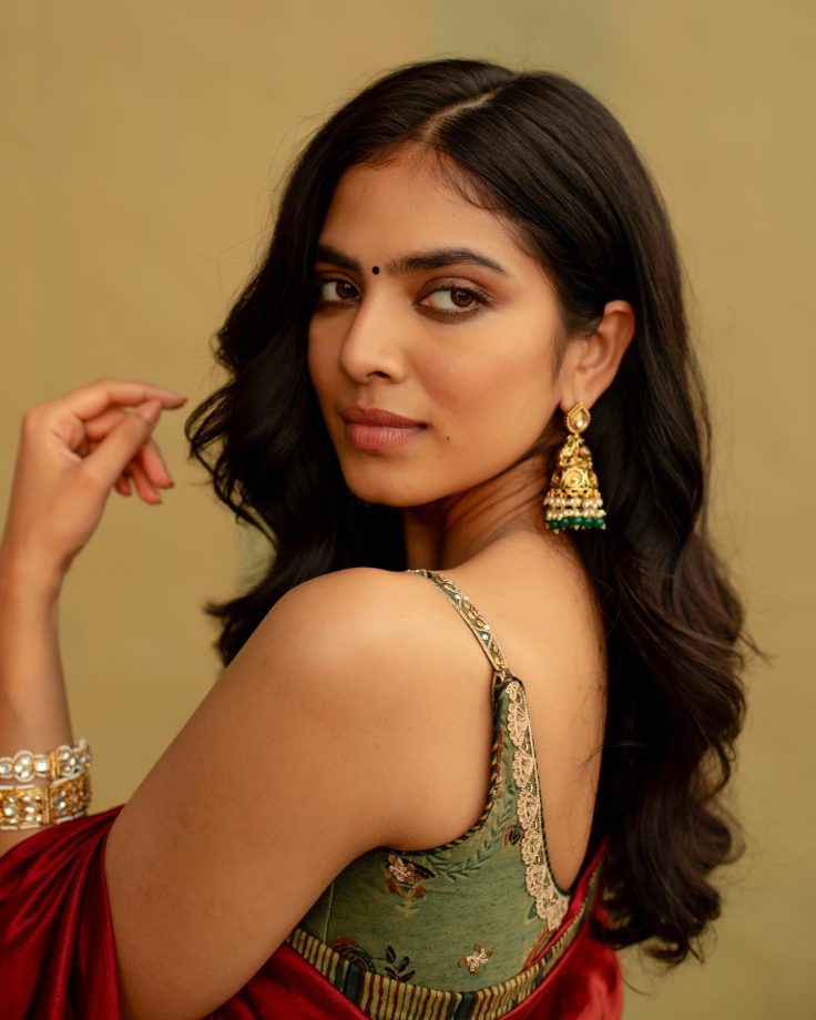 Malavika Mohanan Looks Stunning In Green Lehenga Choli With Jhumkas, Photos Go Viral 855829