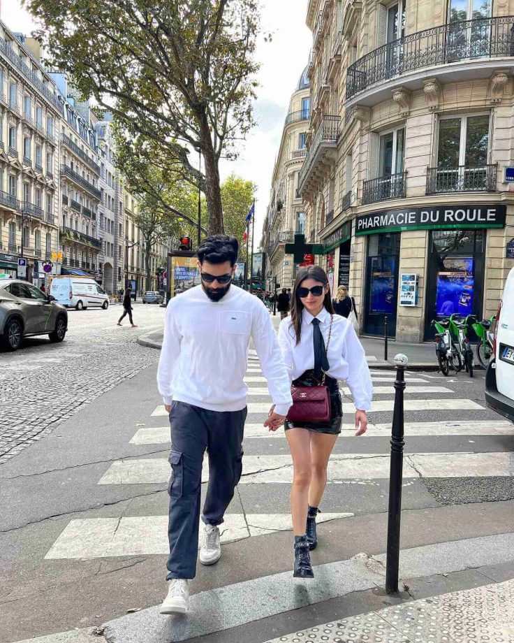 Mouni Roy Kickstarts Birthday Week With Husband Suraj Nambiar In Paris, See Photos 855628