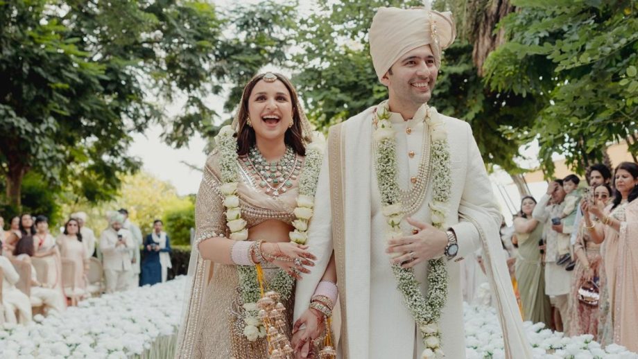 Newlywed Parineeti Chopra-Raghav Chadha pen overwhelming note for fans for their warm wishes, read 855814