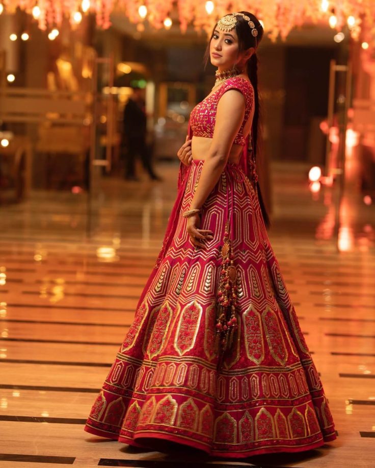 Rubina Dilaik, Tina Dutta and Shivangi Joshi keep ethnic poses on edge in embellished lehenga cholis 851831