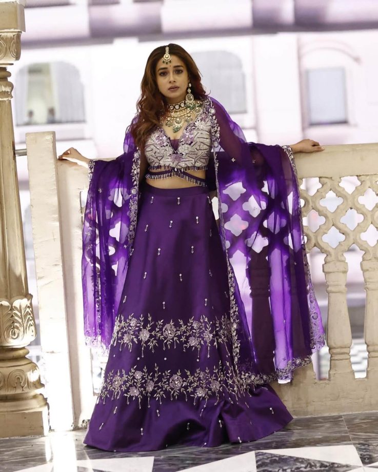 Rubina Dilaik, Tina Dutta and Shivangi Joshi keep ethnic poses on edge in embellished lehenga cholis 851833