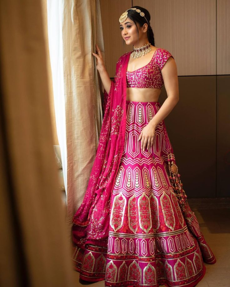 Rubina Dilaik, Tina Dutta and Shivangi Joshi keep ethnic poses on edge in embellished lehenga cholis 851820