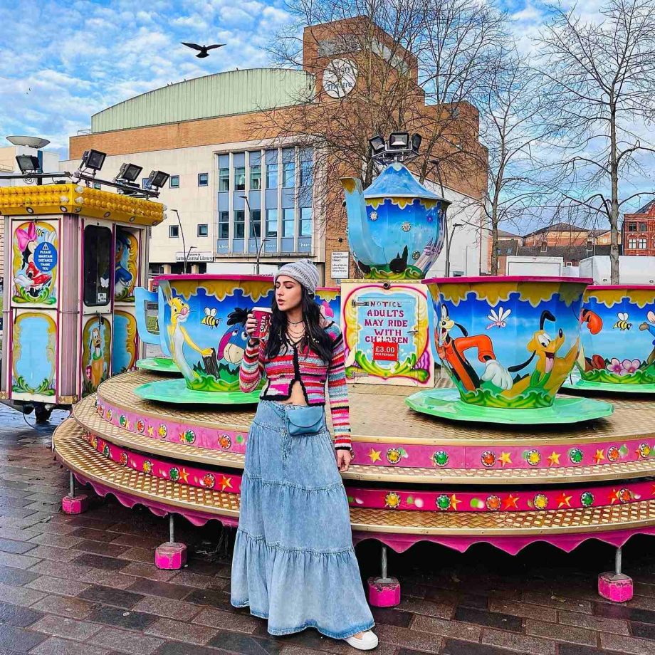 Sara Ali Khan's Colorful Cardigan, Long Denim Skirt, And Bennie Are Playful Autumn Vacation Goals 854004