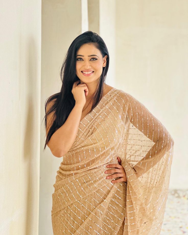 Saree Essentials: Shweta Tiwari and Shraddha Arya curl the desi code for women 855011