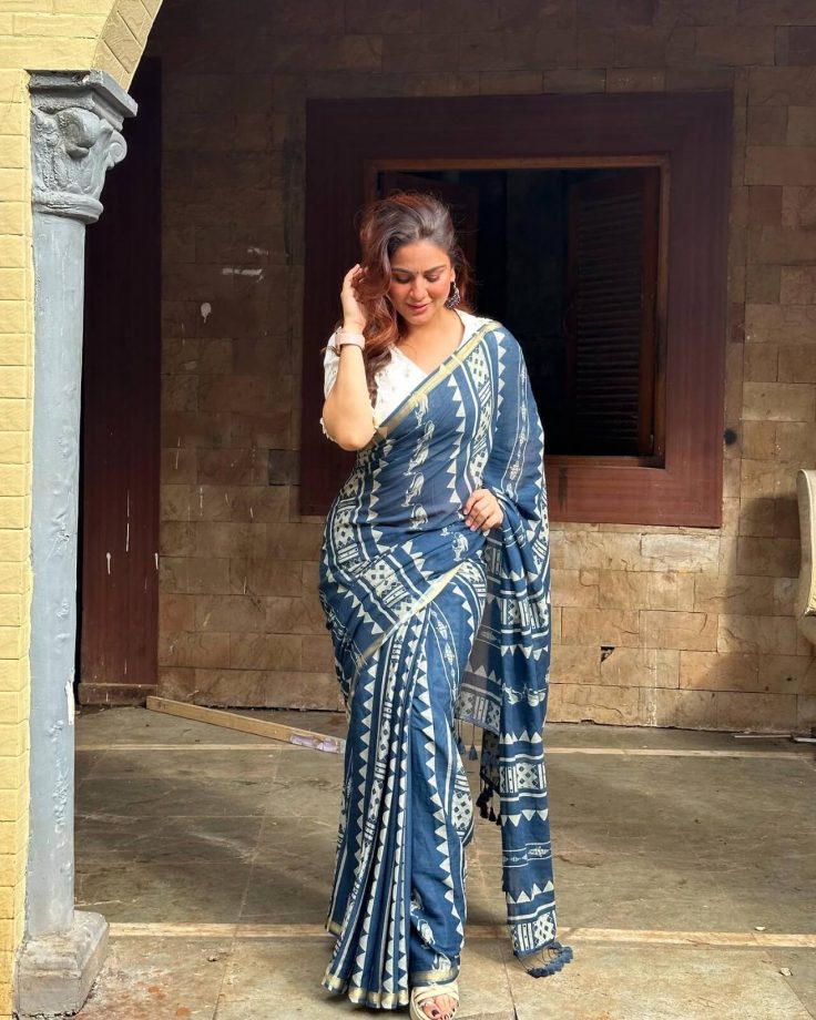 Saree Essentials: Shweta Tiwari and Shraddha Arya curl the desi code for women 855017