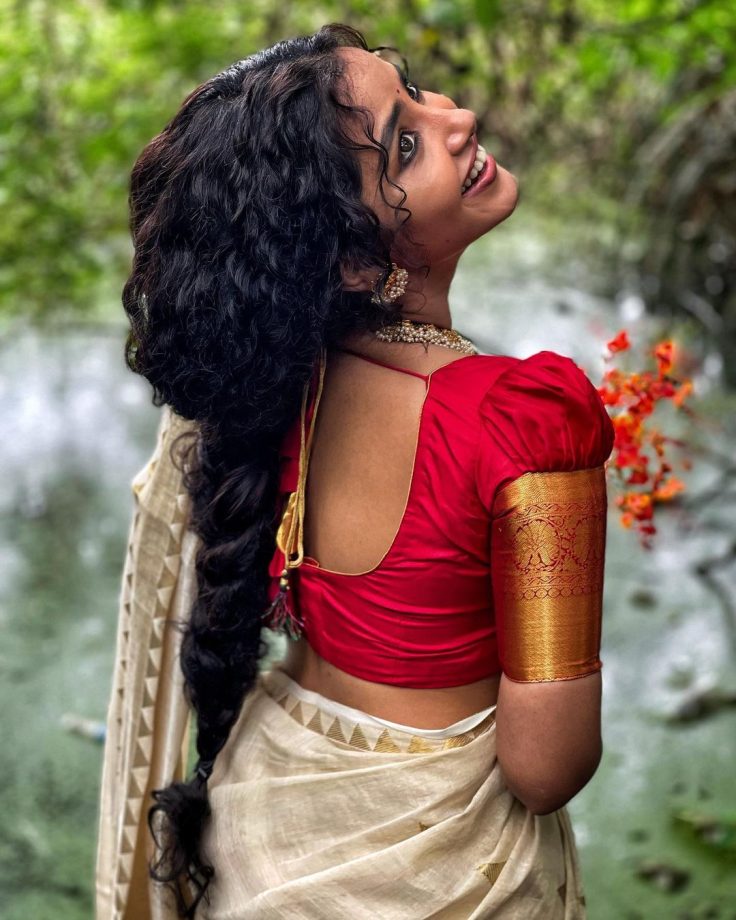 Sass up your sarees! Take note of Anupama Parameswaran, Rashmika Mandanna and Tamanna Bhatia’s blouse sleeve designs 854927