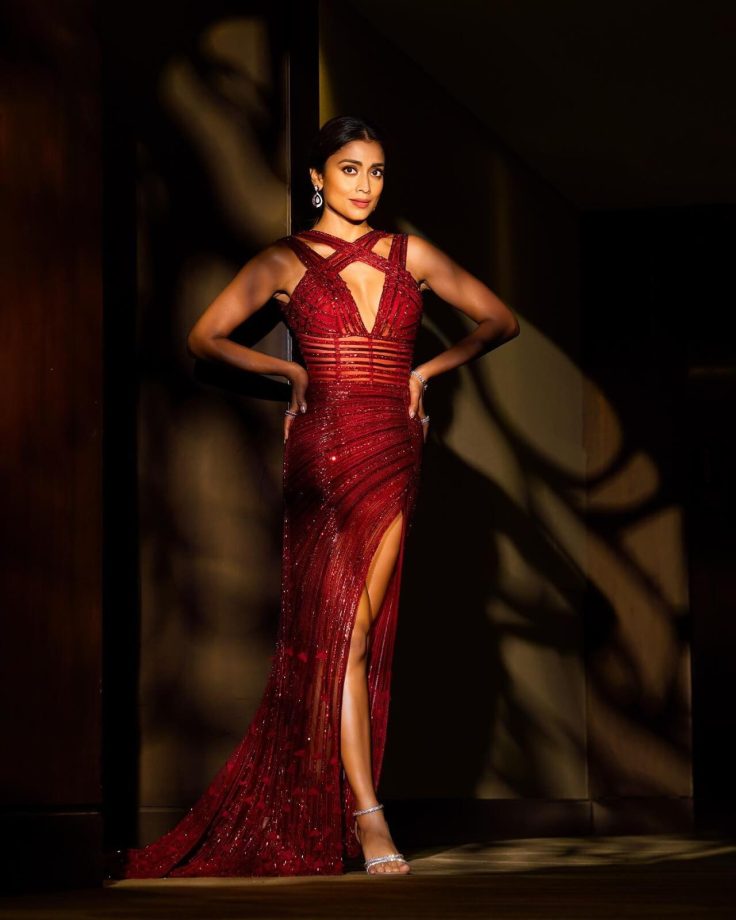 Shriya Saran sirens glam in glitter red cutout gown, see photos 853146