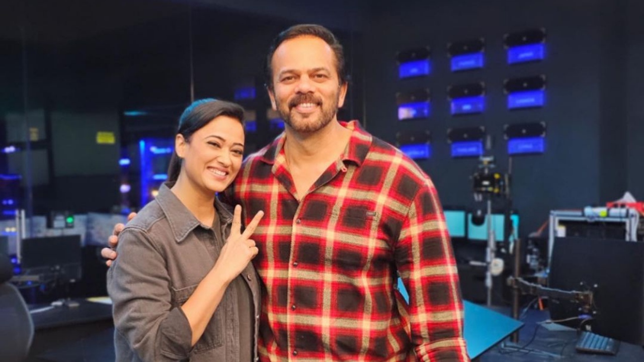 Shweta Tiwari Is All Smiles With 'The Man' Rohit Shetty In BTS Photos From 'Indian Police Force' Set 852990