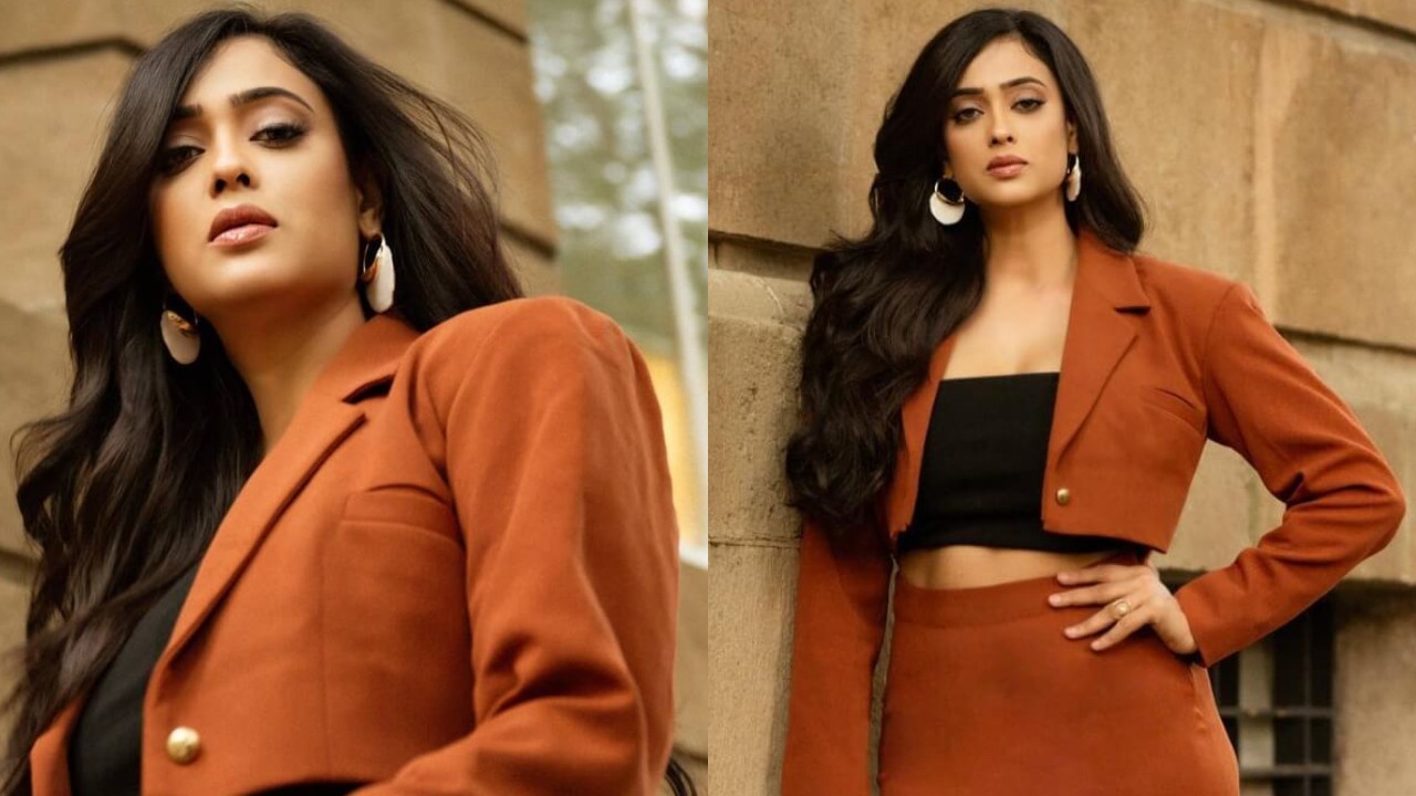 Shweta Tiwari Personifies Class In Three Piece Co-ords With Gold Dangles, Checkout Photoshoot 851610