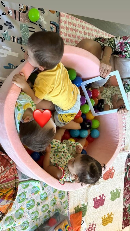 Sneak Peek Into Priyanka Chopra's 'Play Date' With Daughter Malti Marie In Photos 851600