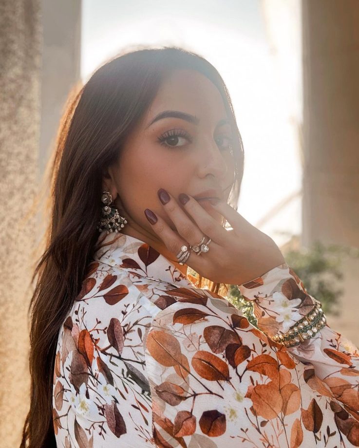 Sonakshi Sinha's Printed Leaf Bohemian Kurta Pajama With Oxidised Accessories Is Everyday Comfort Style 853534