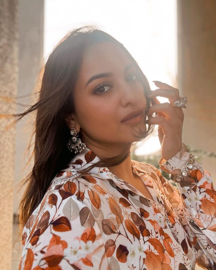 Sonakshi Sinha's Printed Leaf Bohemian Kurta Pajama With Oxidised Accessories Is Everyday Comfort Style 853535