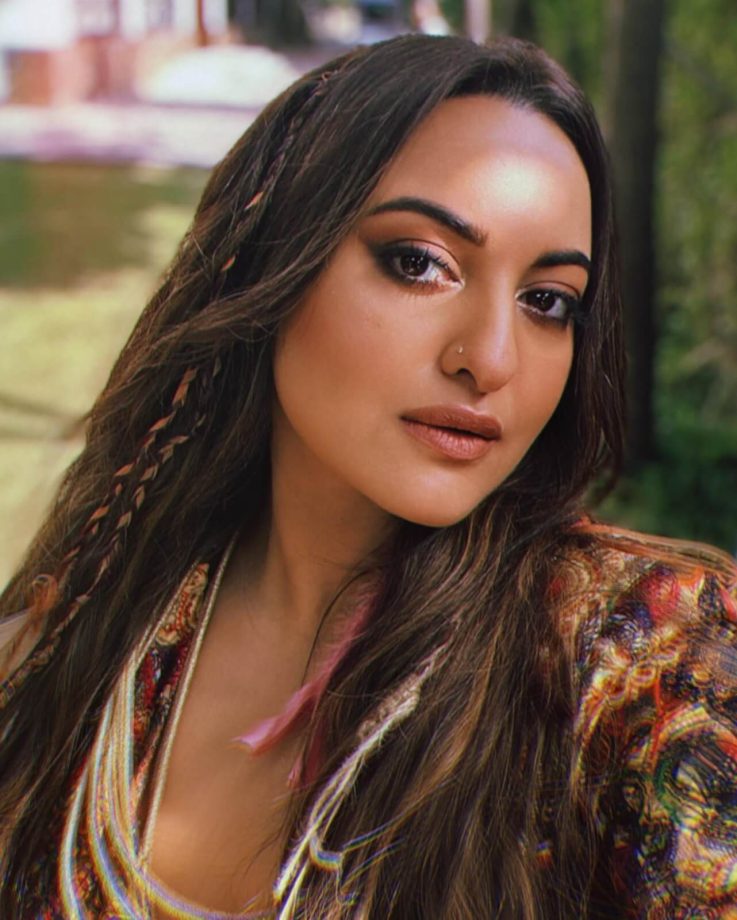 Sonakshi Sinha’s selfie-dump in denims is dope, see pics 848966