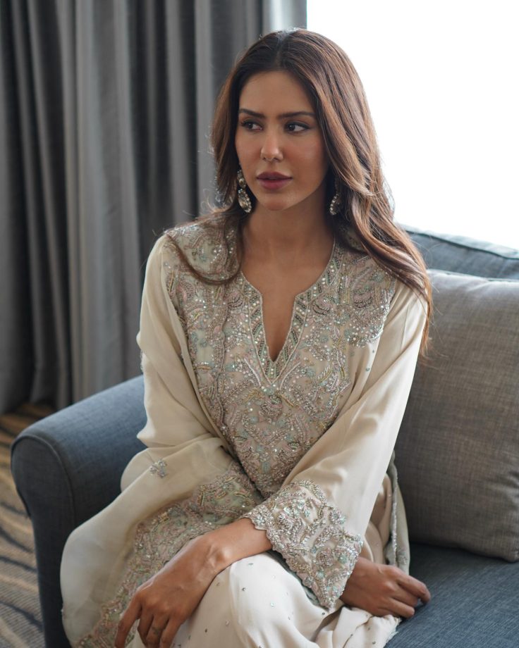 Sonam Bajwa Spells Magic In Pastel Salwar Suit With Dupatta 848605