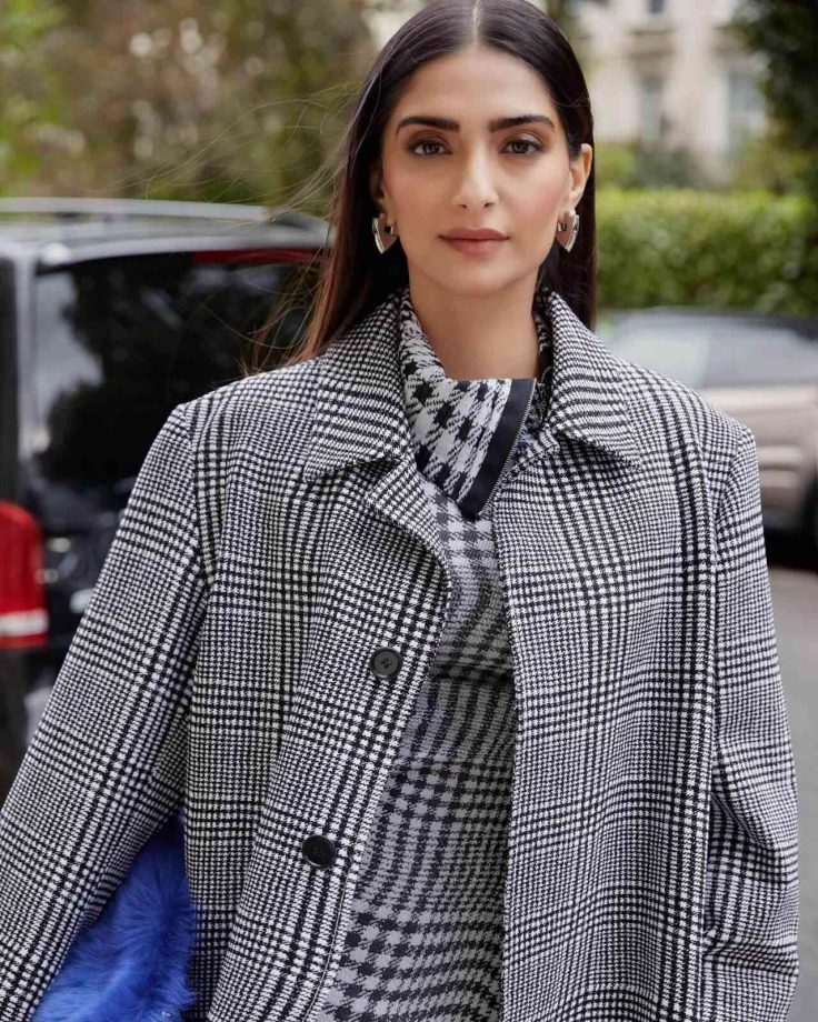 Sonam Kapoor decks up in illusionary checkered blazer suit, see pics 853064