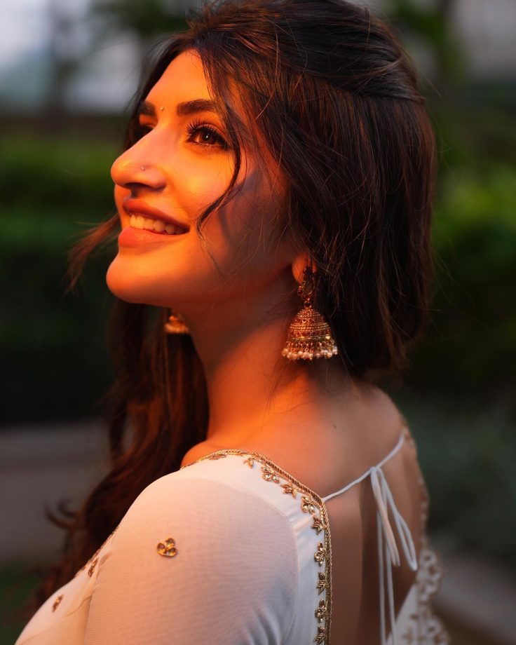 Sreeleela Goes Divine In Silhouette Hour Wearing White Anarkali With Jhumkas, See Photos 851760