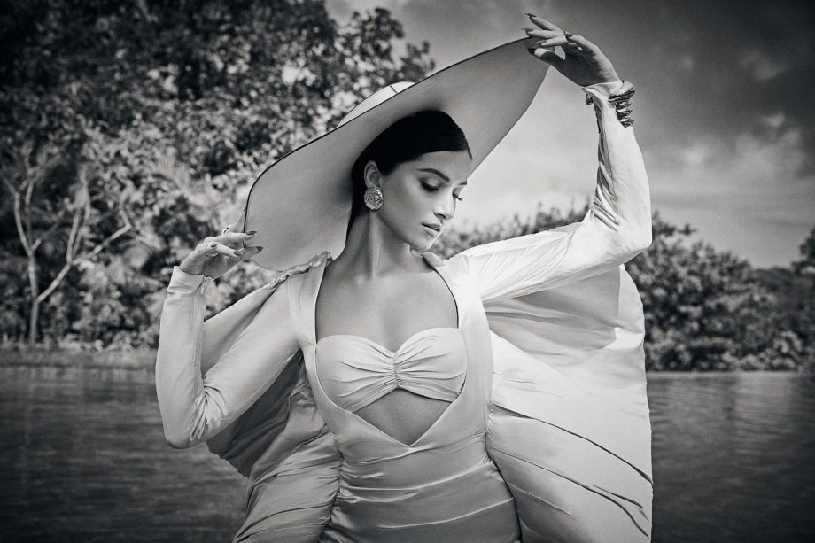 Tara Sutaria's Enchanting Monochrome Photos In A White Silk Dress, armaanmalik 854385