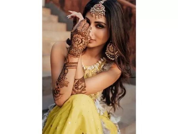 Top 10 Bollywood Celebrities Bridal Mehendi Designs to copy for your big day 852029