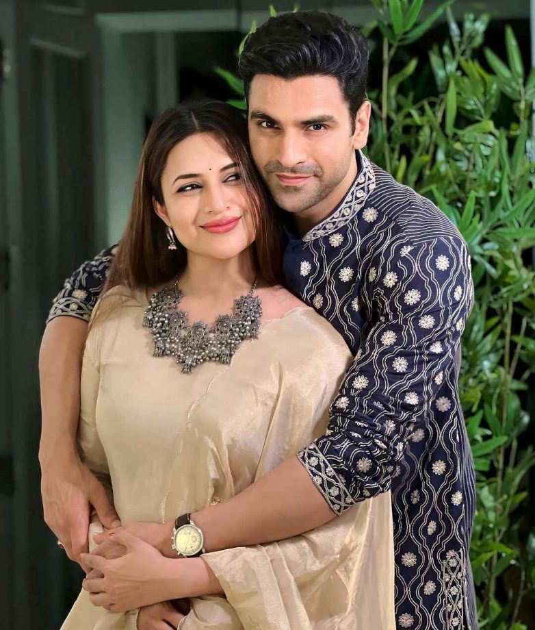 Traditional Fashion Code For Couples: Divyanka Tripathi and Vivek Dahiya to rescue 853644