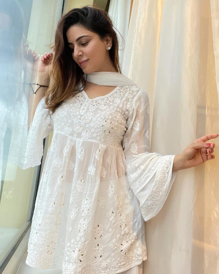 Twirl this season with simple chikankari kurta! Shraddha Arya, Shivangi Joshi & Mugdha Chaphekar’s picks 857258