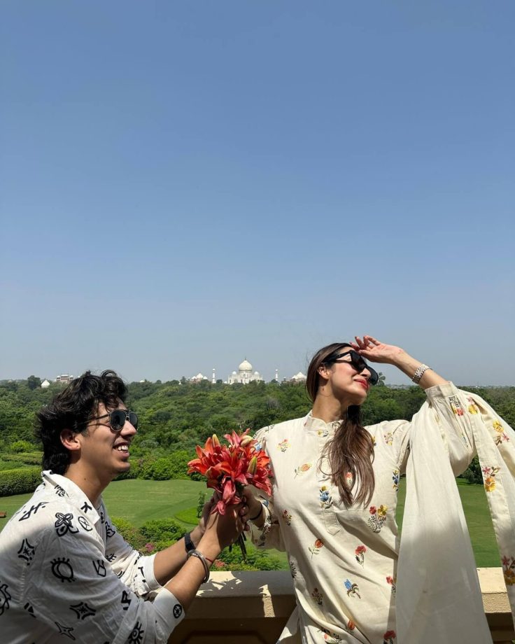 Viral Photos! Malaika Arora can’t get enough of the Taj Mahal, looks divine in white ethnic ensemble 848176