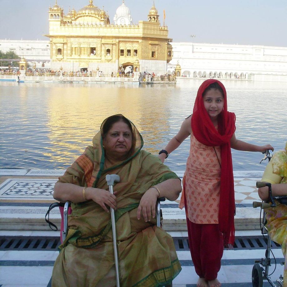 Aditi Bhatia visits the Golden Temple ahead of her birthday 864460