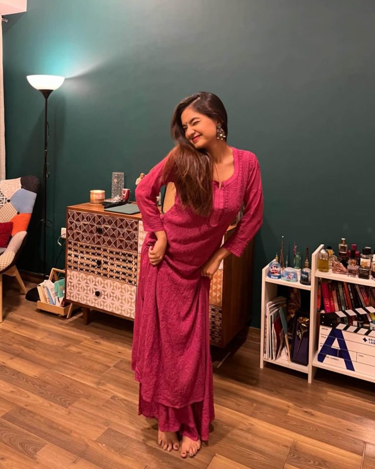 Anushka Sen's Pink Chikankari Sharara Set Is A Perfect Ensemble For Navratri Night, See Photos 860324