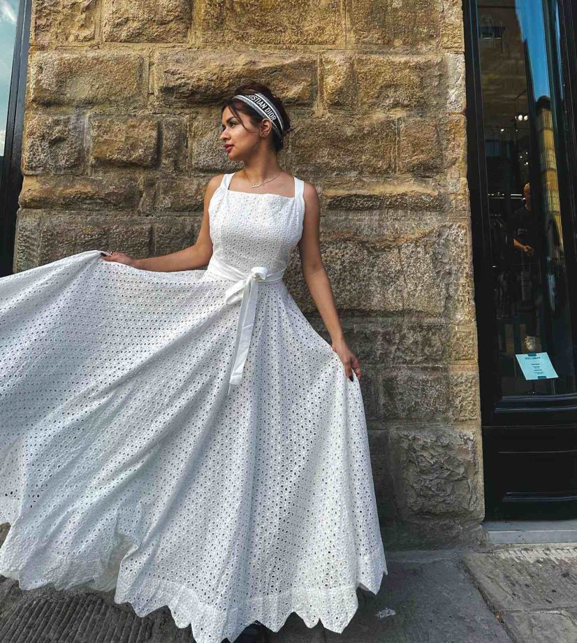 Avneet Kaur Looks Angelic In White Long Gown 864493