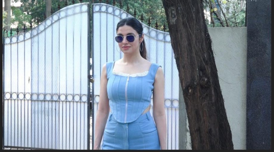 B-town celebs spotted in style! Ft. Divya Khosla Kumar, Mouni Roy & Shraddha Kapoor [Photos] 859543