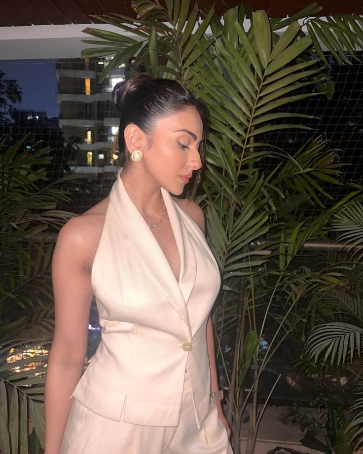 Cocktail Party Wears Essentials: Rakul Preet Singh and Janhvi Kapoor serve ultimate goals 863207