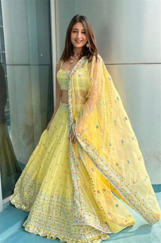 Crop Top Lehengas: Put on your style swag like Dhvani Bhanushali, Neha Kakkar & Sunidhi Chauhan 857947