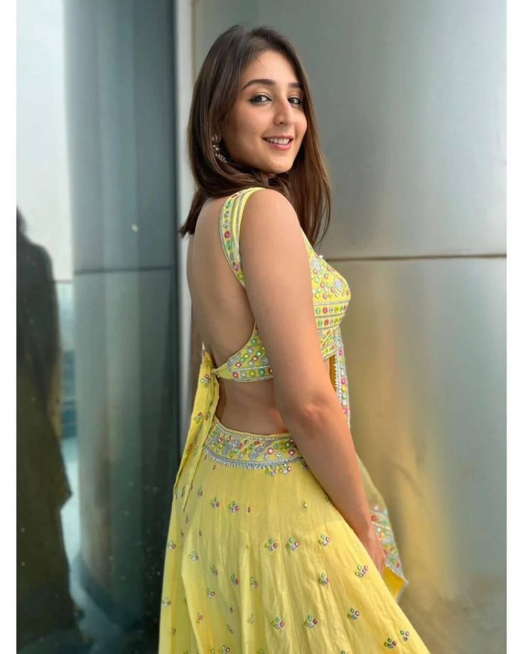 Crop Top Lehengas: Put on your style swag like Dhvani Bhanushali, Neha Kakkar & Sunidhi Chauhan 857949