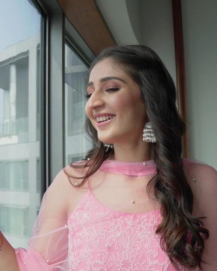 Dhvani Bhanushali Turns Desi Barbie In Rose Pink Sharara Suit, See Photos 863989