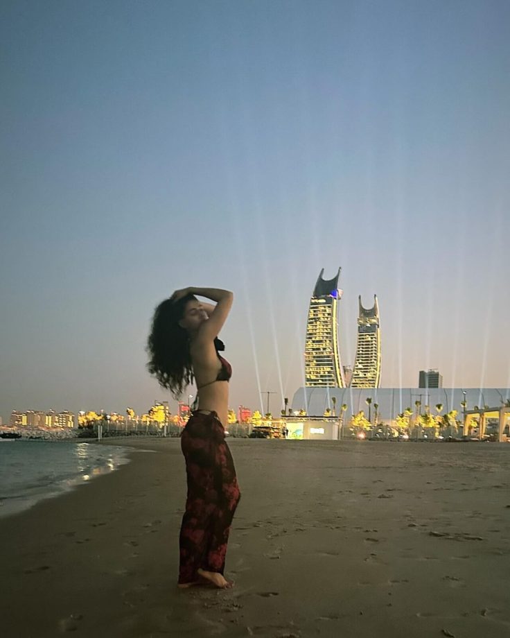 Disha Patani Is Beach Babe, See Proof 864220