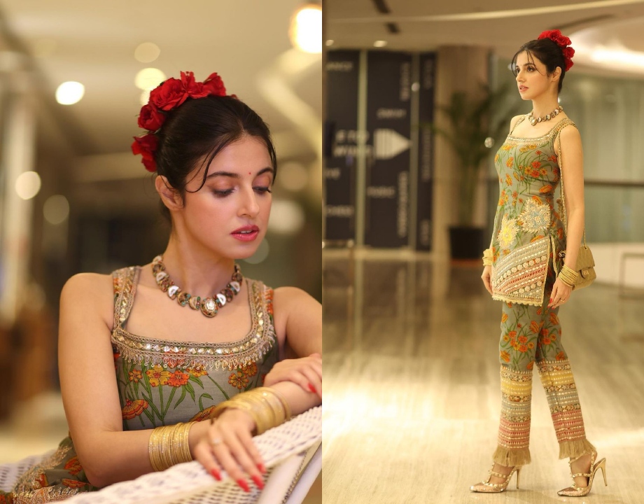 Divya Khosla Kumar Turns Muse In Floral Print Short Kurta And Pencil Pant With Rose Bun, See Here 862530