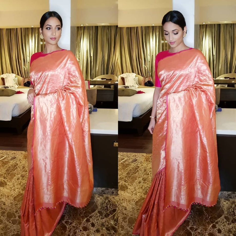 Flex your sarees swag with these blouse back designs: Cues from Srinidhi Shetty, Samantha Ruth Prabhu and Rashmika Mandanna 857468