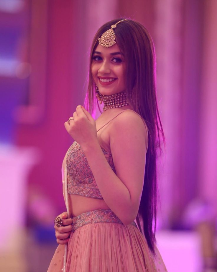 Gold Necklace Designs To Upgrade Your Ethnic Glam: Jannat Zubair, Avneet Kaur & Aditi Bhatia 859443