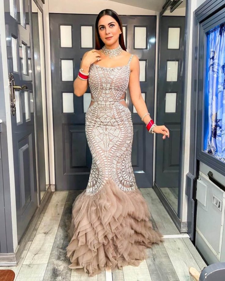 Gowns For Women: Steal Hearts Like Mouni Roy, Shivangi Joshi And Shraddha Arya 859375