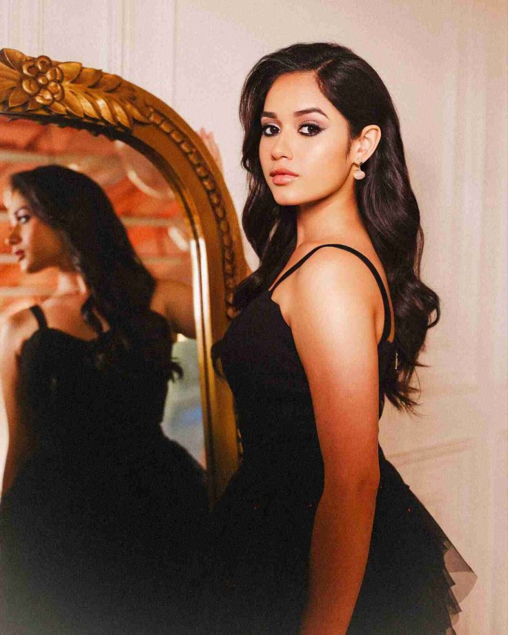 Jannat Zubair Looks Drop-Dead Gorgeous In Black Ruffle Gown 859000