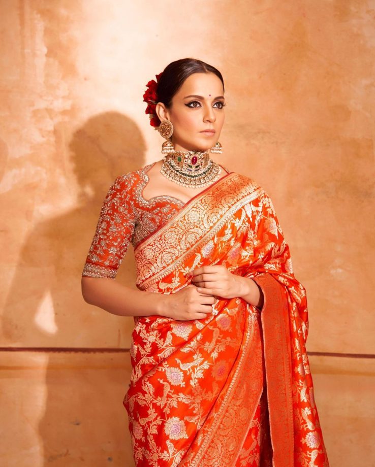 Kangana Ranaut looks fierce for Ravan Dahan in orange katan silk Banarasi saree, see photos 864078