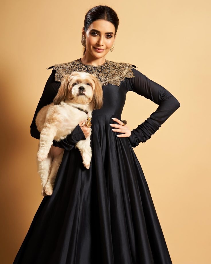 Karishma Tanna’s show-stopping Rs. 110,000 black Anarkali grabs spotlight at MAMI 865032