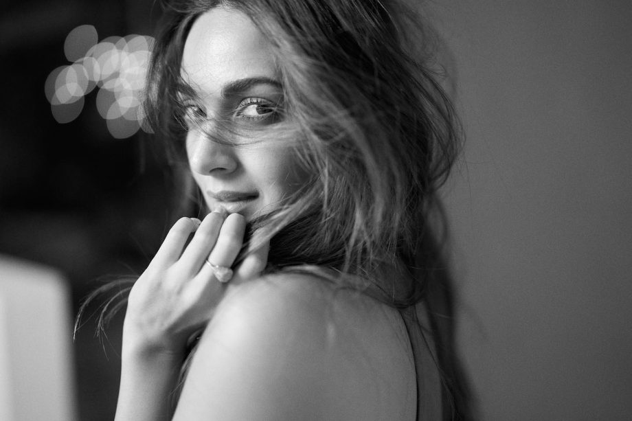 Kiara Advani Makes Hearts Skip A Beat In Her No Makeup Black And White Photos 864740