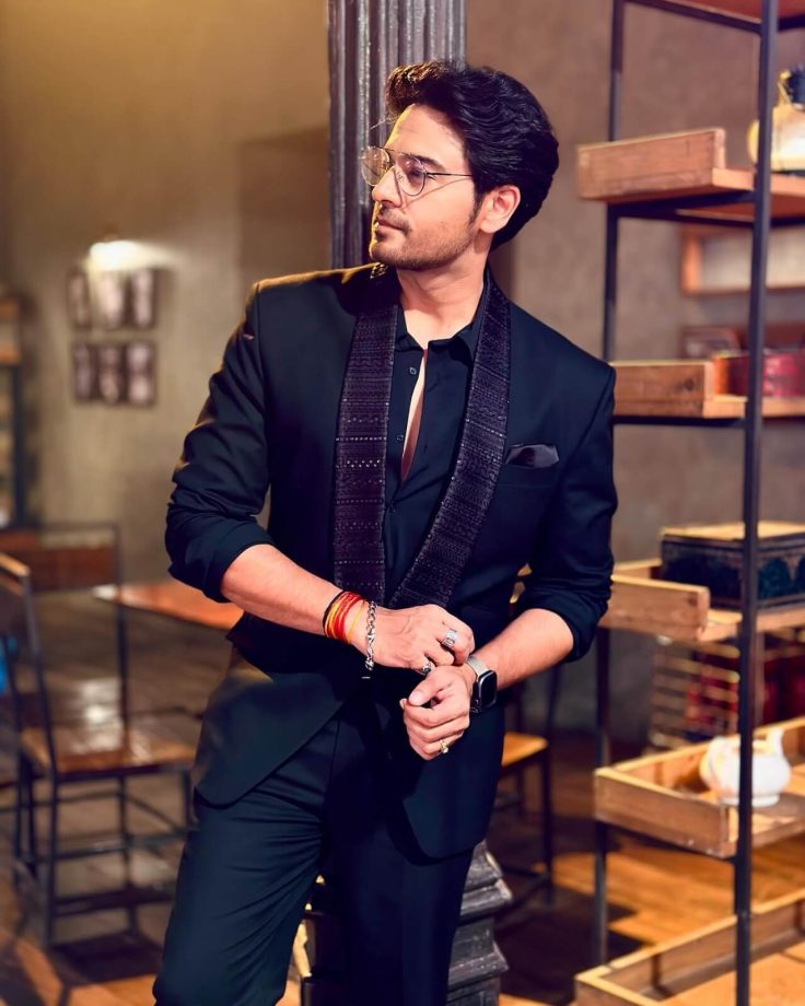 Man In Black Gaurav Khanna, Dheeraj Dhoopar, And Krishna Kaul Look Handsome Hunk In Suit 857317