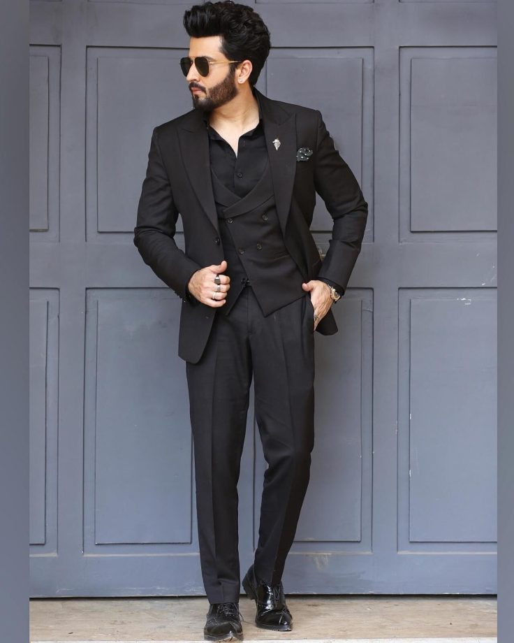 Man In Black Gaurav Khanna, Dheeraj Dhoopar, And Krishna Kaul Look Handsome Hunk In Suit 857318