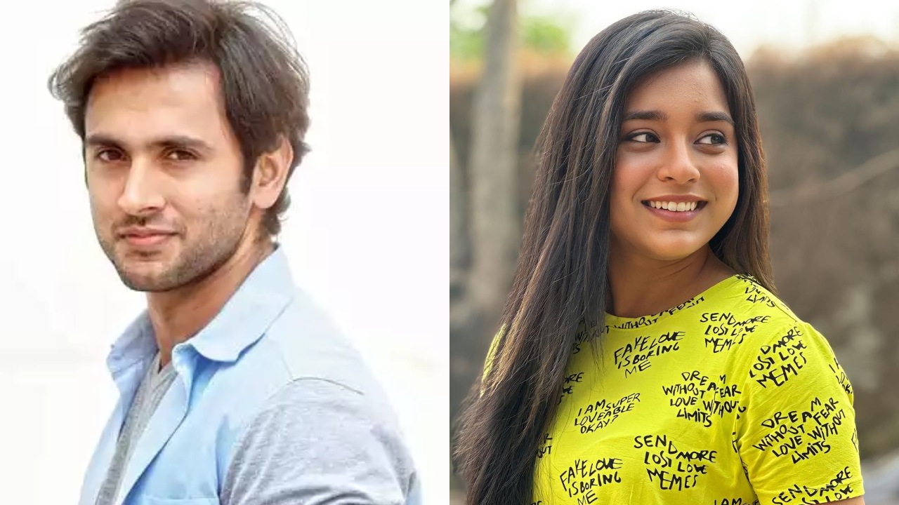 Mishkat Verma turns photographer for her Kavya co-star Sumbul Touqeer 861190